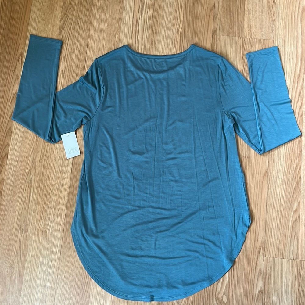 Daily Thread Size Large Long Sleeve Shirt - Picture 4 of 5